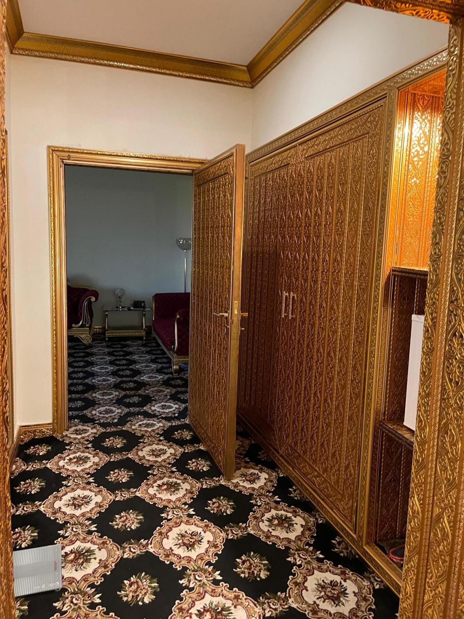 Indus Hotel Хайдарабад Экстерьер фото