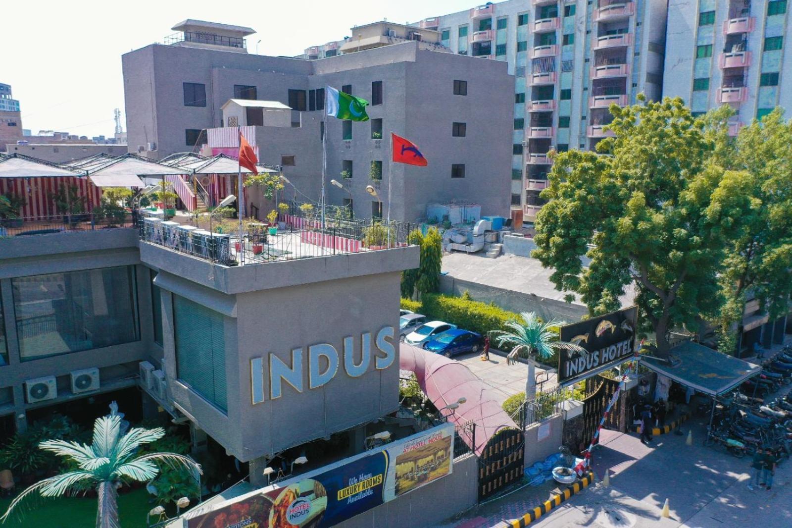 Indus Hotel Хайдарабад Экстерьер фото