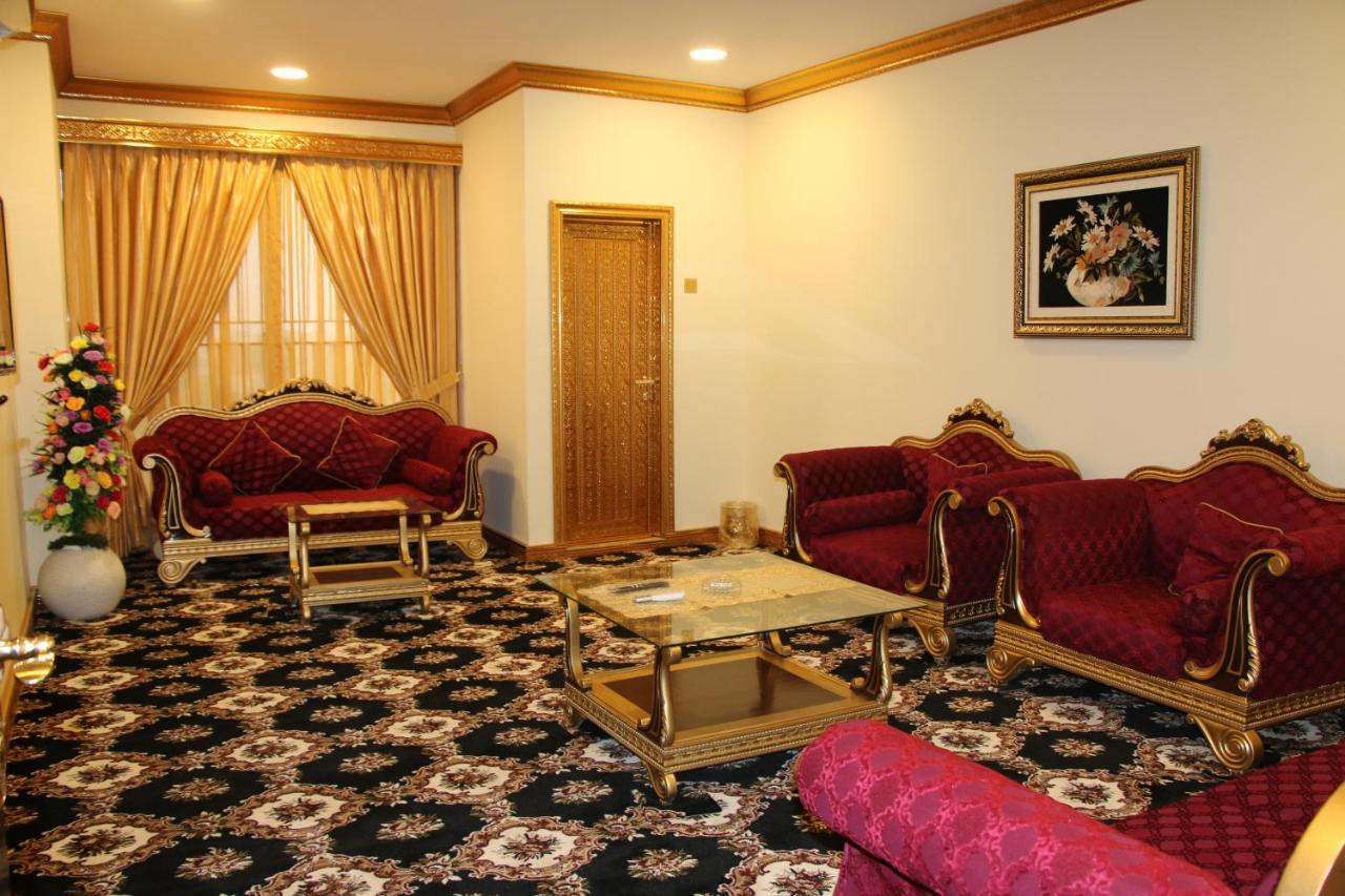 Indus Hotel Хайдарабад Экстерьер фото